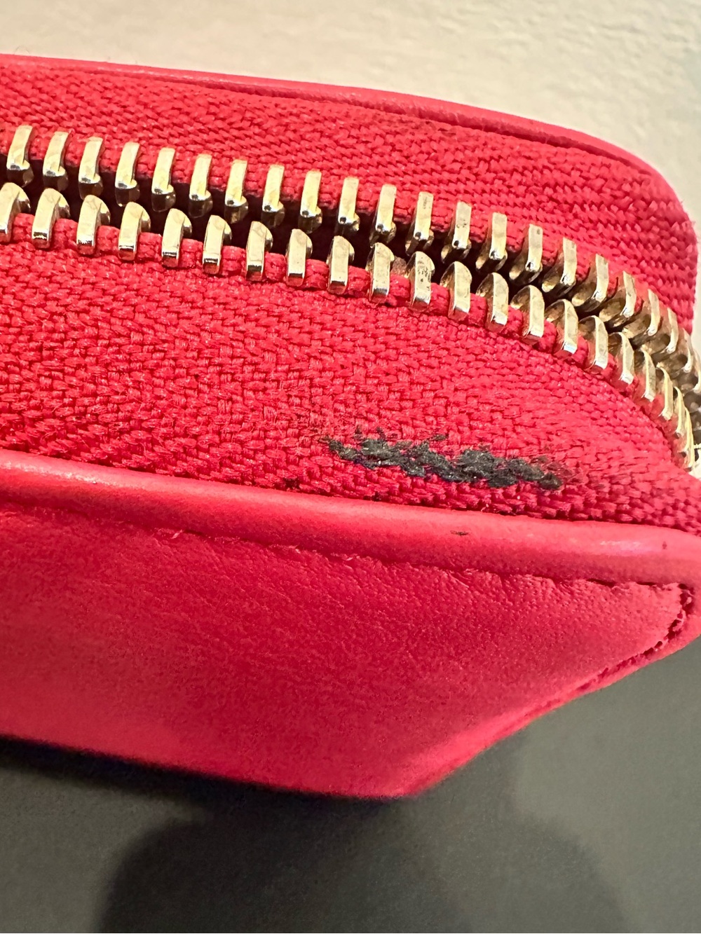 Gucci Bright Pink Pebbled Soho Zip Around Wallet - Picture 9 of 10